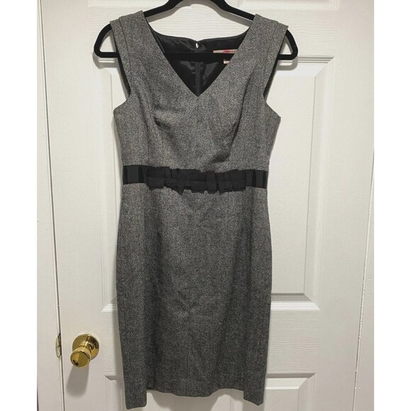Banana Republic Gray Stretch Sleeveless V-Neck Sheath Dress Women's Size 2 - Picture 1 of 4